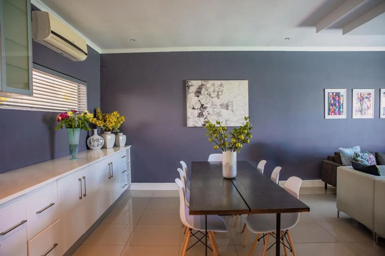 Villa Exclusive Poolside Villa, Humewood Port Elizabeth