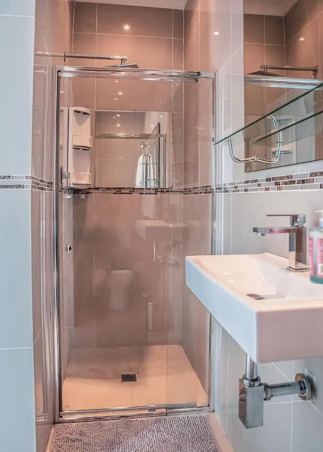 Exclusive Poolside Villa, Humewood Port Elizabeth Villa