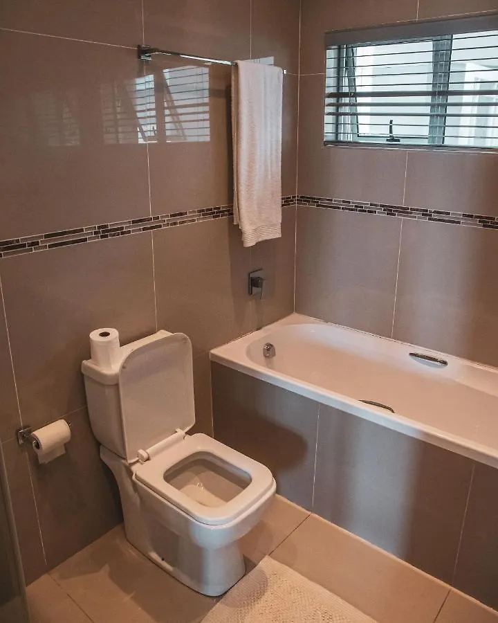 Exclusive Poolside Villa, Humewood Port Elizabeth 0*,  Südafrika