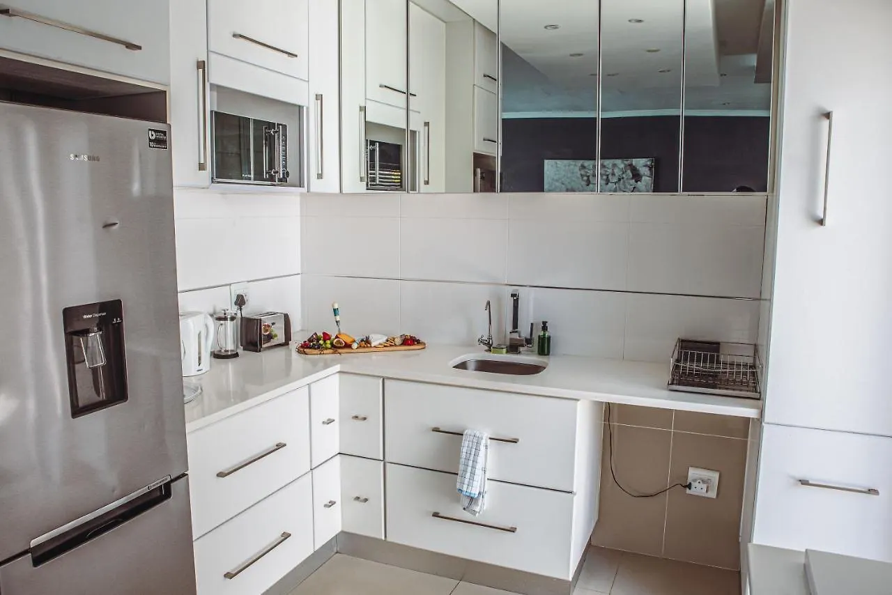 Villa Exclusive Poolside Villa, Humewood Port Elizabeth